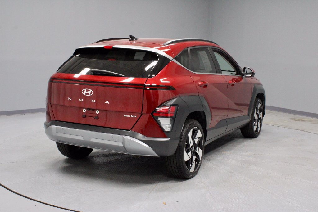 Used 2024 Hyundai Kona Limited AWD/4WD image 12
