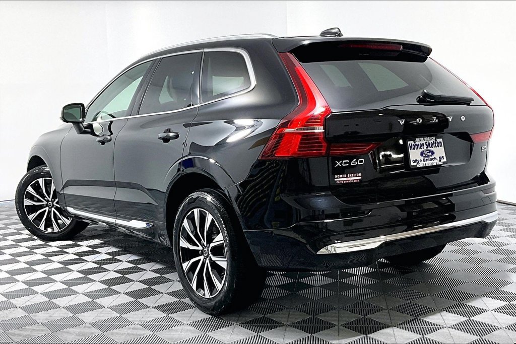 Used 2023 Volvo XC60 B5 Plus FWD image 11