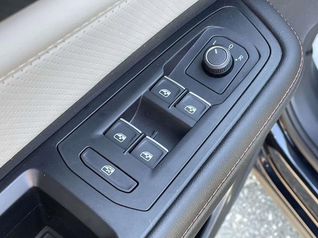 Used 2024 Volkswagen Atlas Peak Edition SEL AWD/4WD image 17
