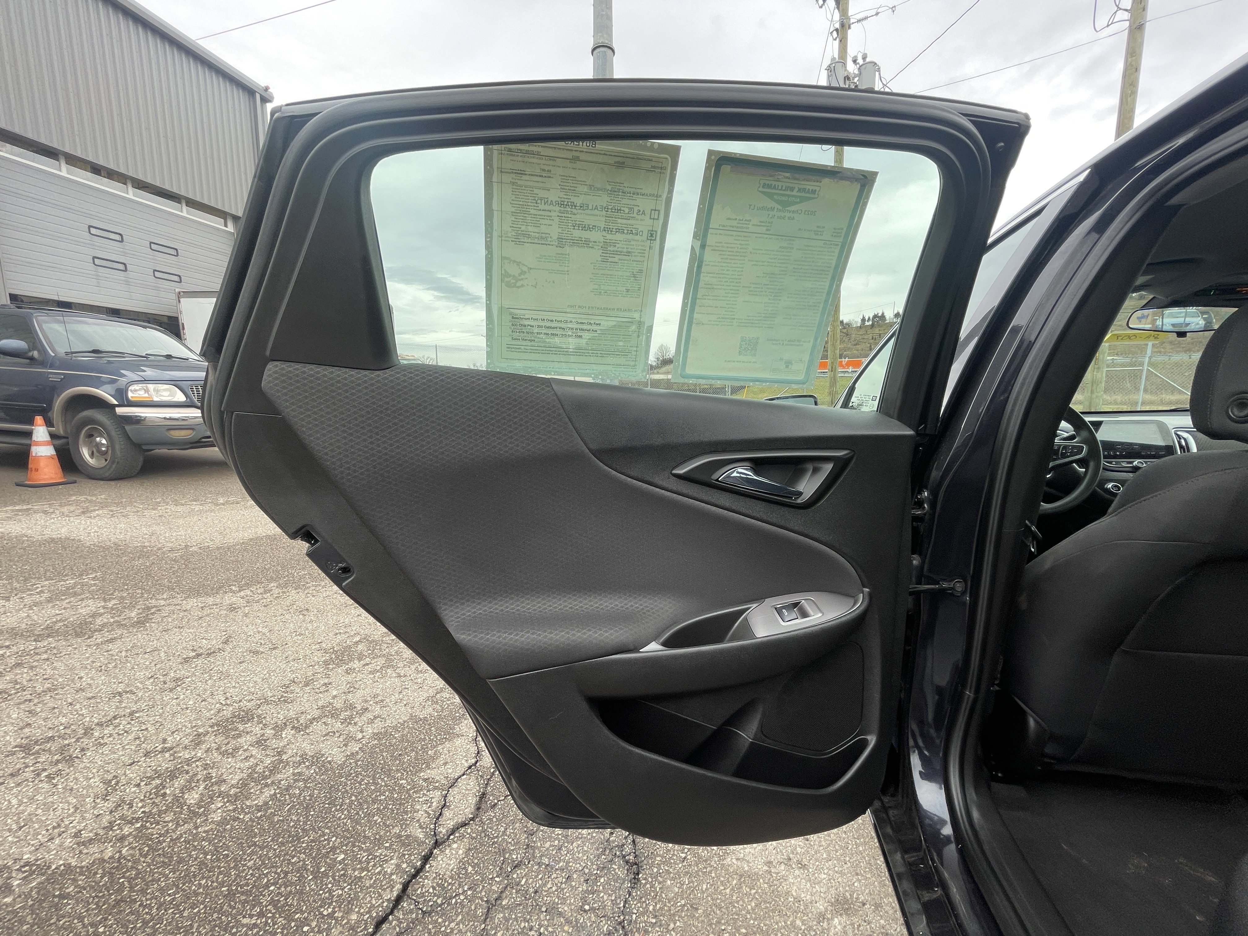 Used 2023 Chevrolet Malibu LT image 24