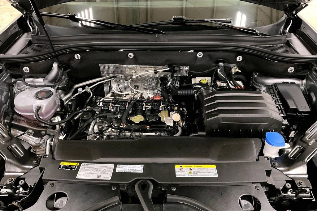 Used 2025 Volkswagen Atlas SE image 12