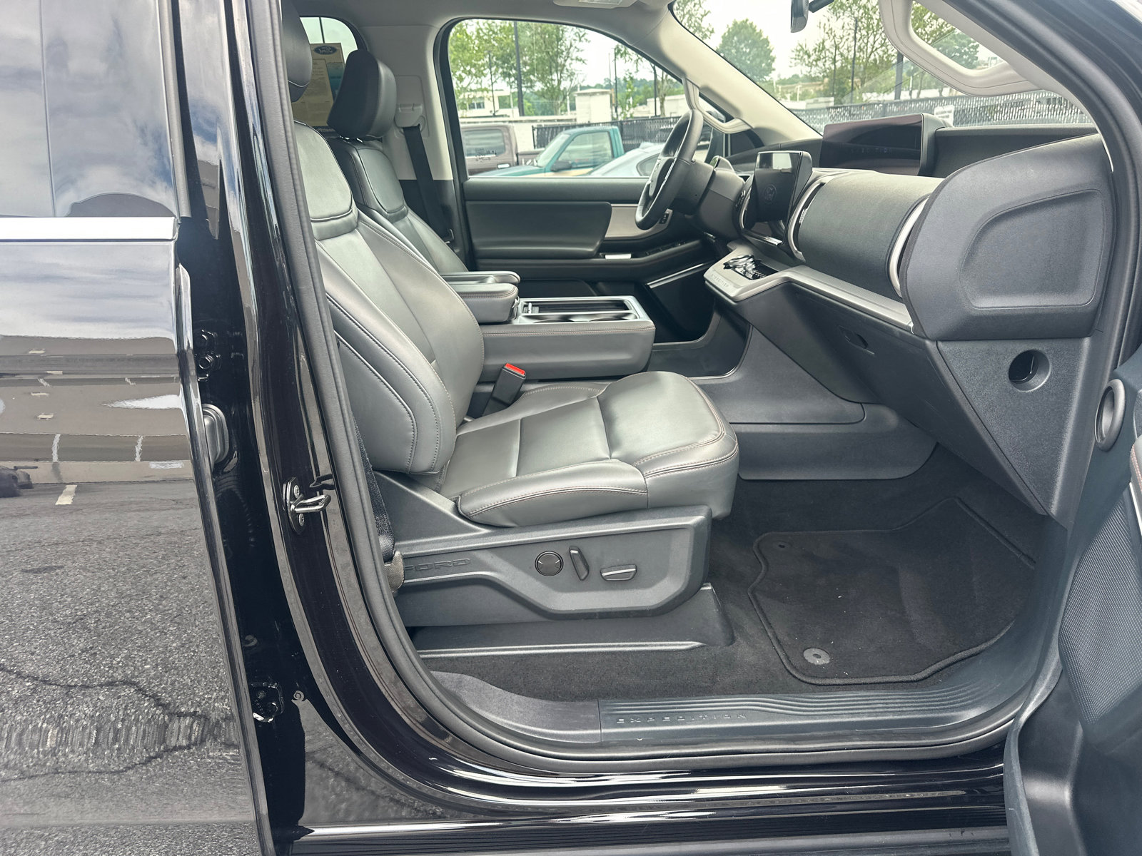 Certified 2025 Ford Expedition Active RWD image 13