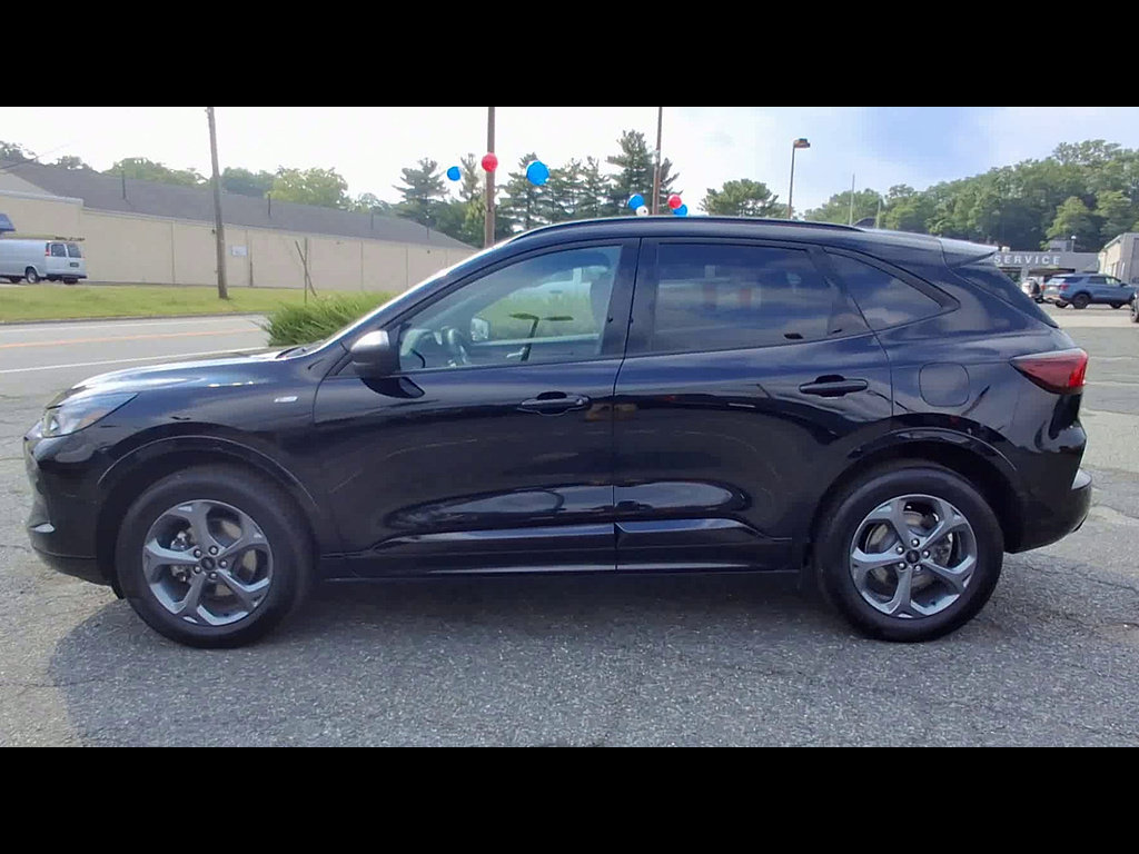 Certified 2024 Ford Escape ST-Line w/ Tech Pack #1 AWD/4WD image 5