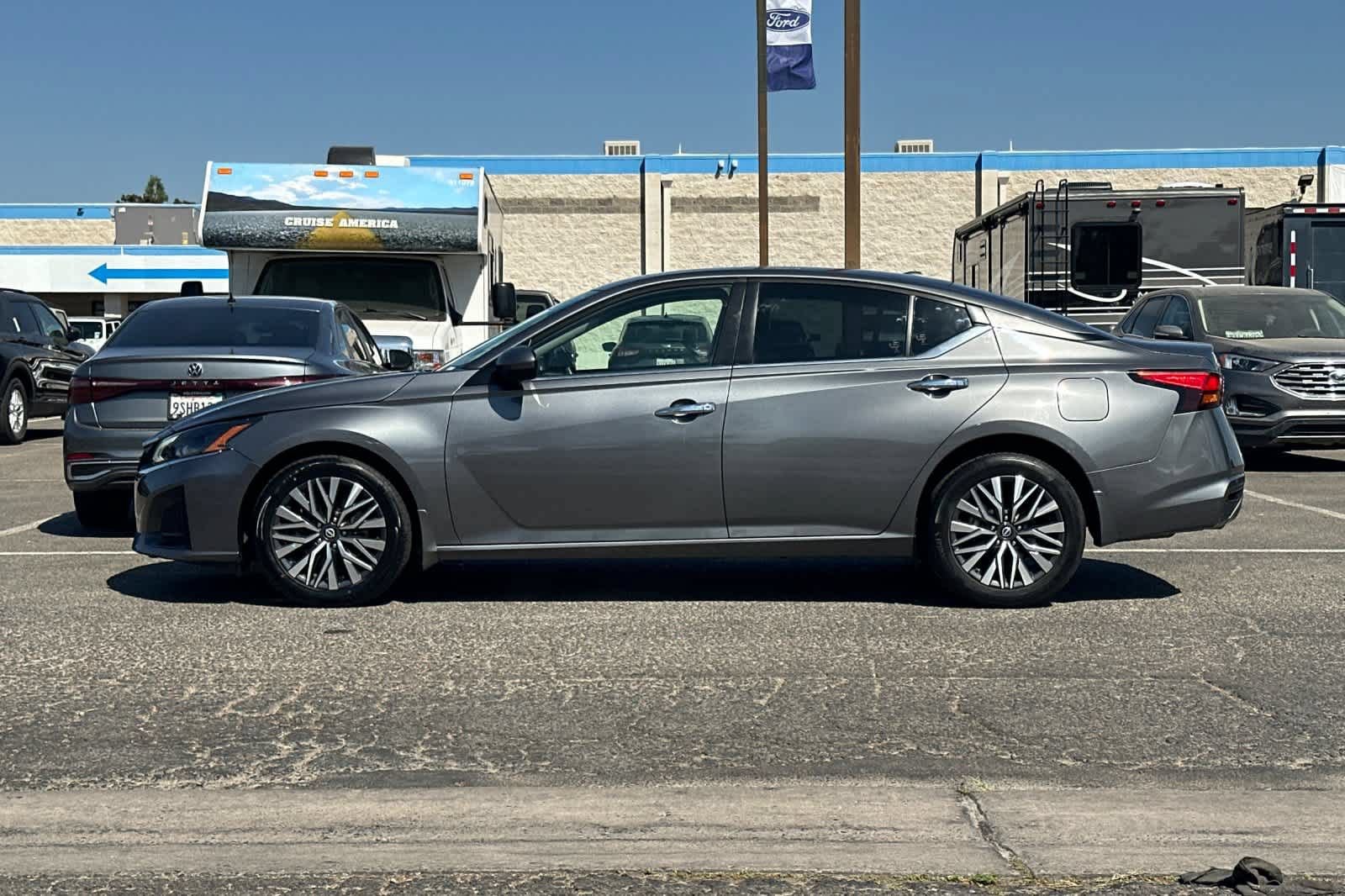 Used 2023 Nissan Altima 2.5 SV w/ SV Premium Package AWD/4WD image 6