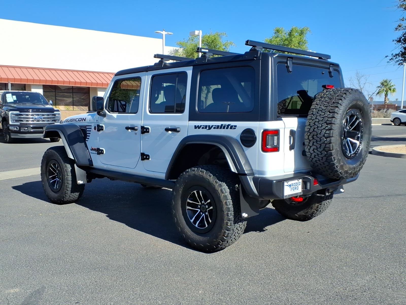 Used 2024 Jeep Wrangler Unlimited Rubicon w/ XTREMEE 35" Tire Package AWD/4WD image 4