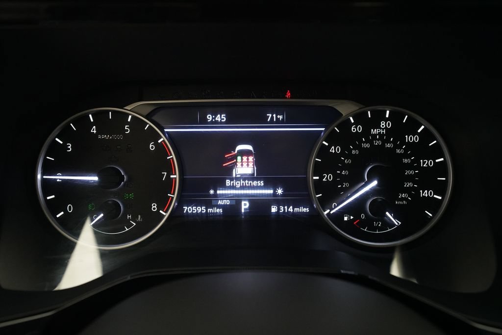 Used 2022 Nissan Pathfinder SL AWD/4WD image 2