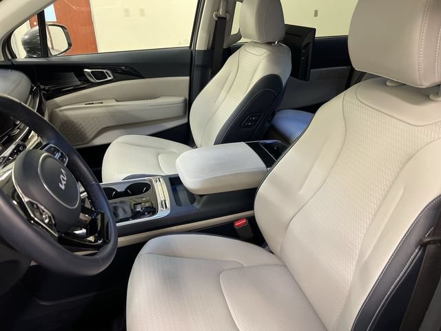 Used 2026 Kia Carnival SX Prestige FWD image 4