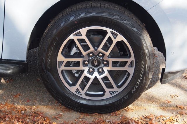 Certified 2025 Ford Expedition Max Active image 9