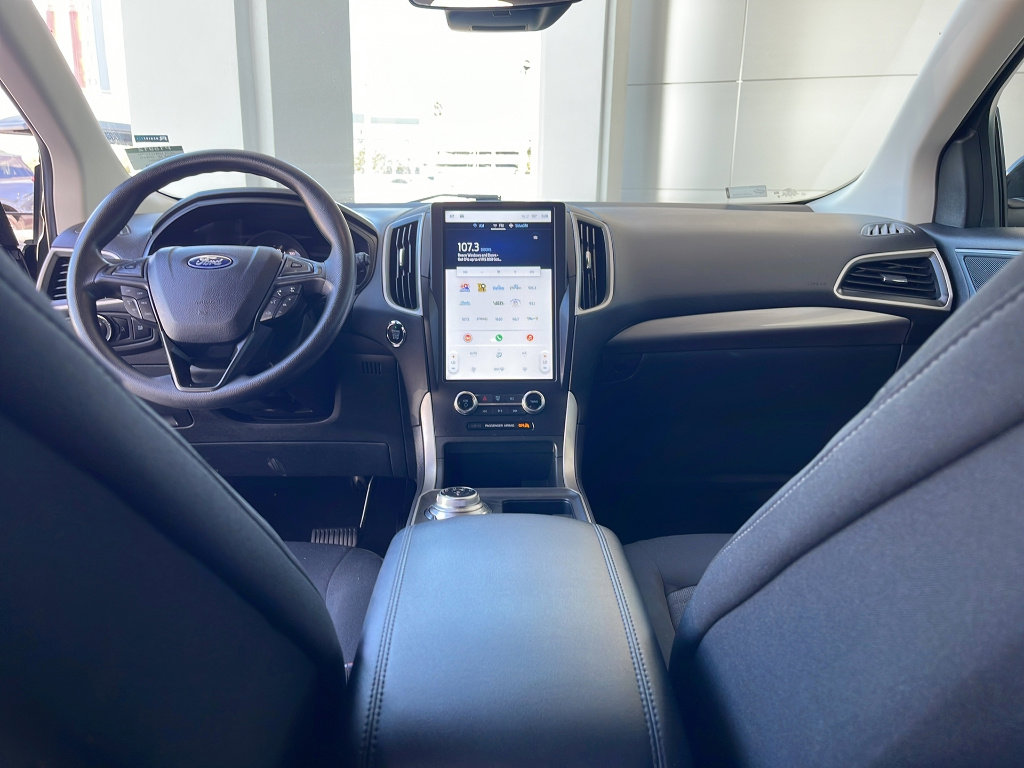 Certified 2024 Ford Edge SE w/ Black Appearance Package image 26