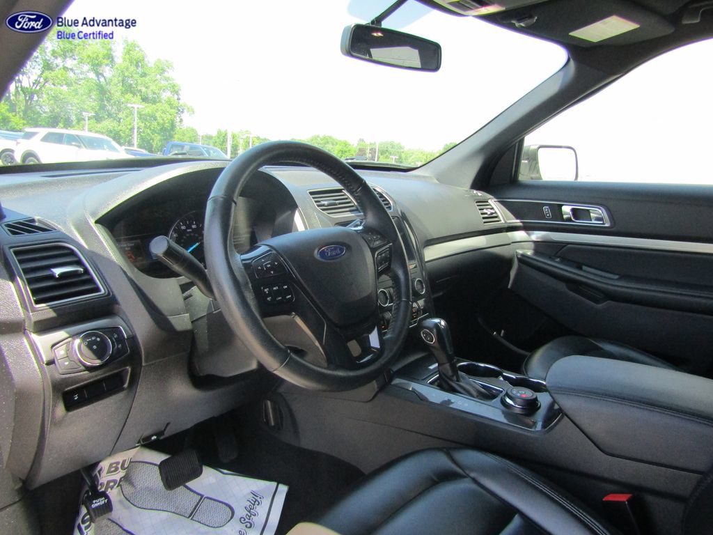 Certified 2019 Ford Explorer XLT w/ Equipment Group 202A AWD/4WD image 15