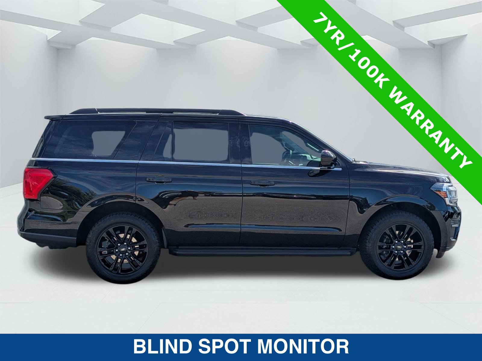 Certified 2024 Ford Expedition XLT RWD image 4