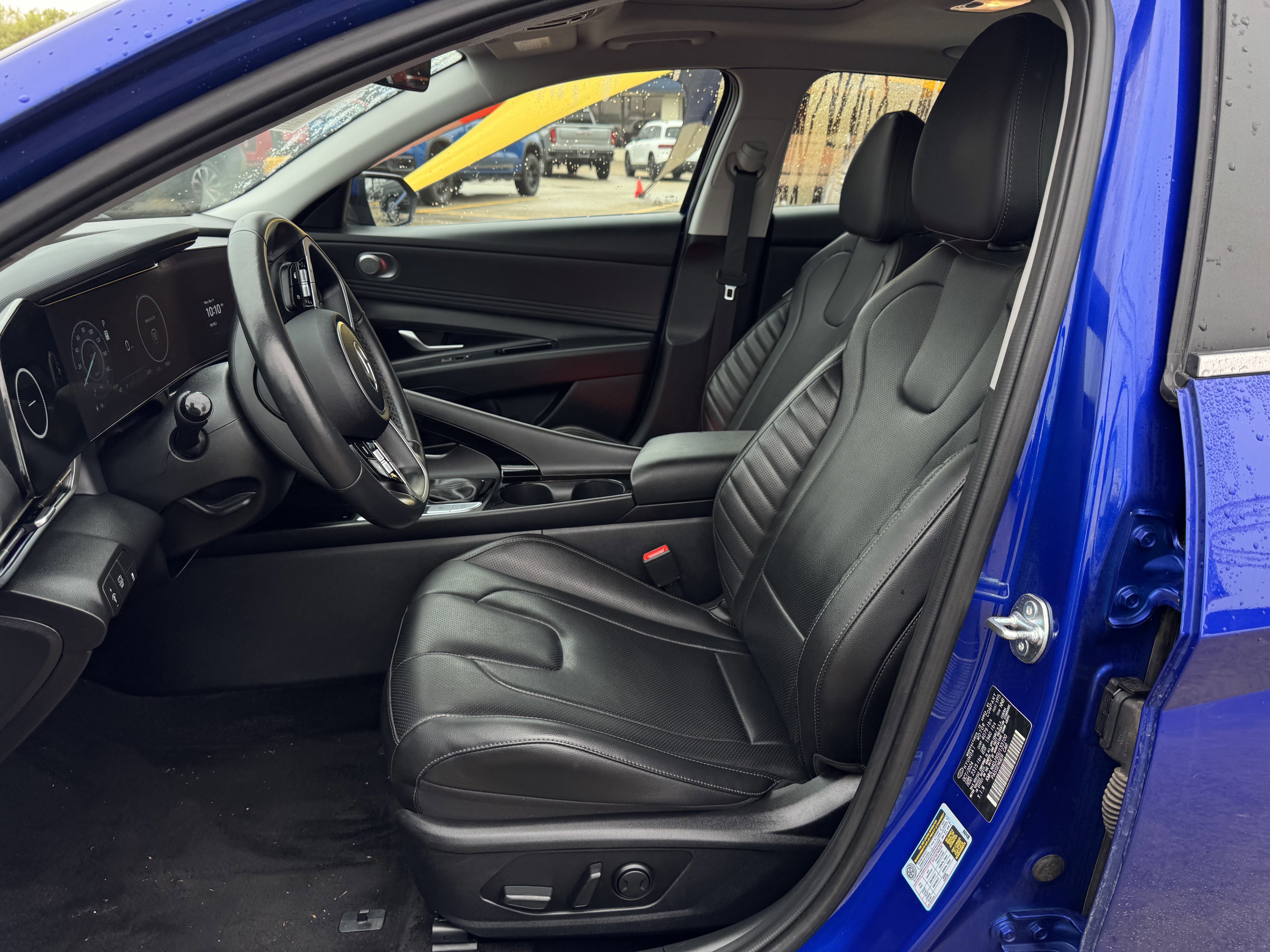 Used 2025 Hyundai Elantra Limited image 15