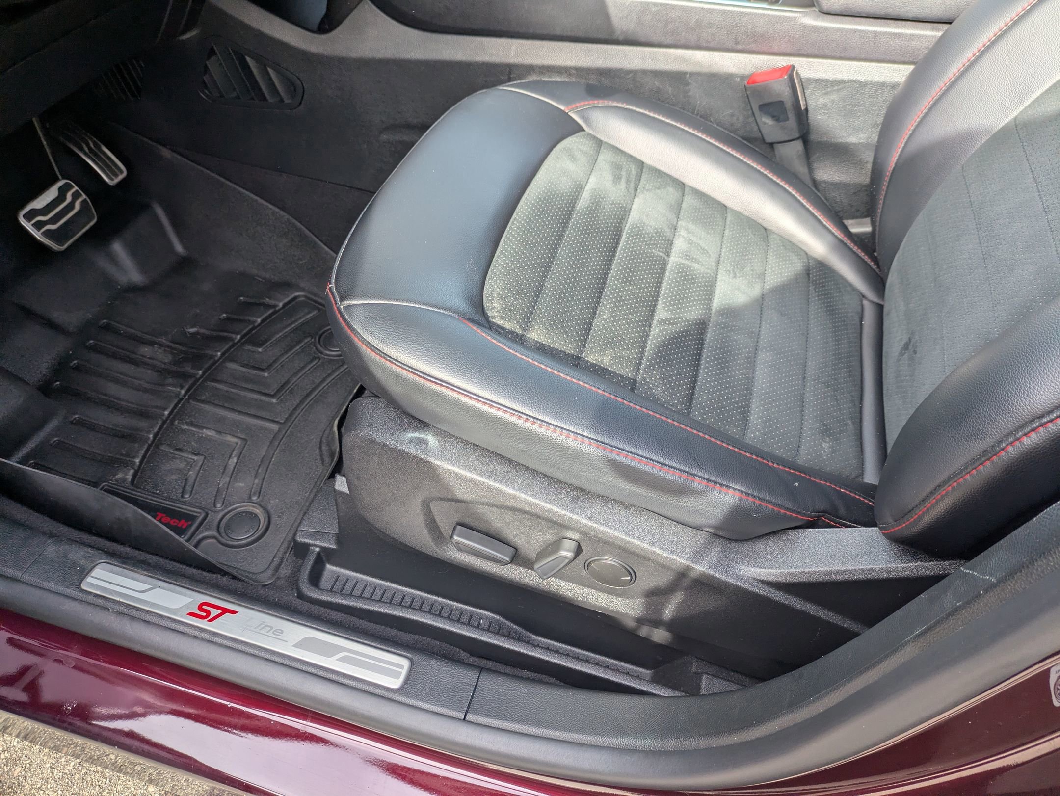 Certified 2023 Ford Edge ST-Line image 13