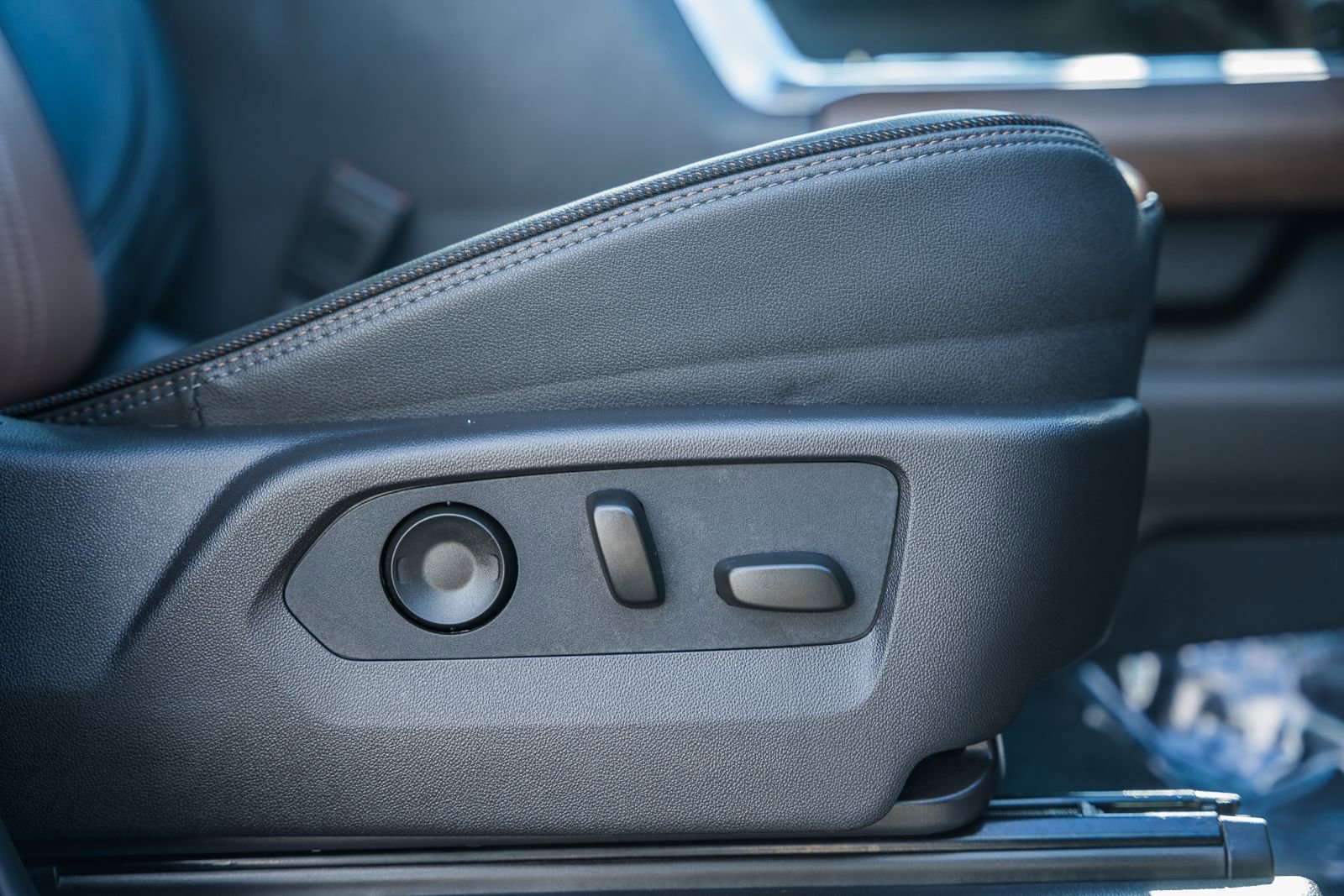 Used 2024 Chevrolet Silverado 3500 High Country w/ High Country Premium Package image 52