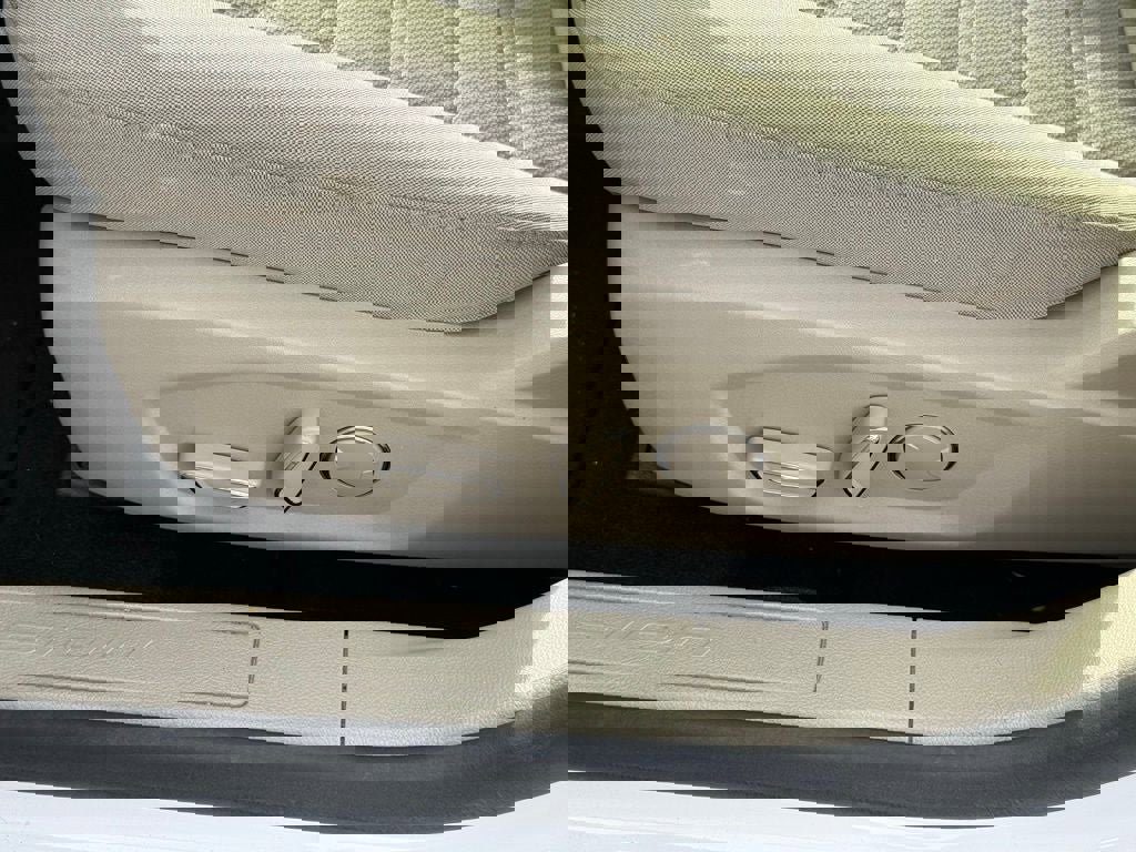 Certified 2020 Ford Fusion SE image 18