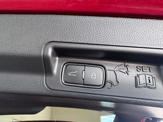 Certified 2024 Ford Explorer XLT RWD image 24