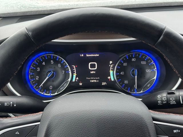 Used 2018 Chrysler Pacifica Touring-L Plus image 33