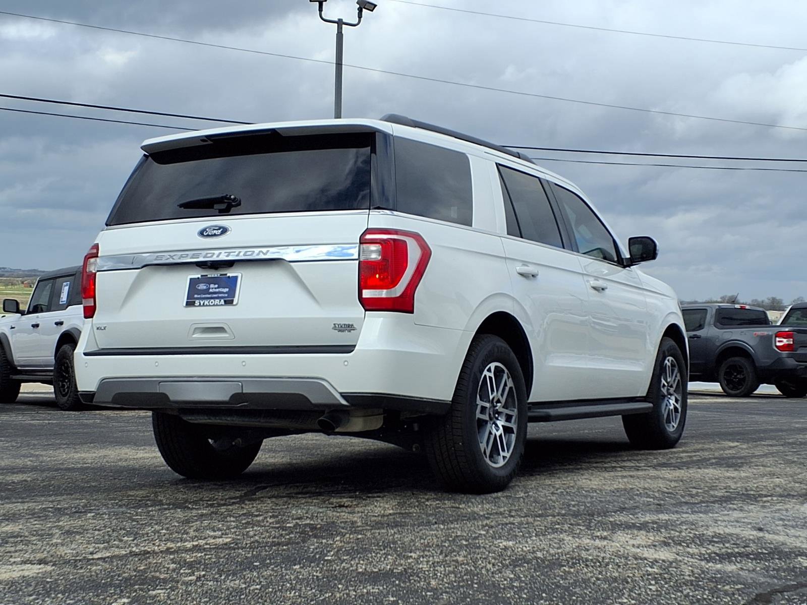 Certified 2021 Ford Expedition XLT image 3