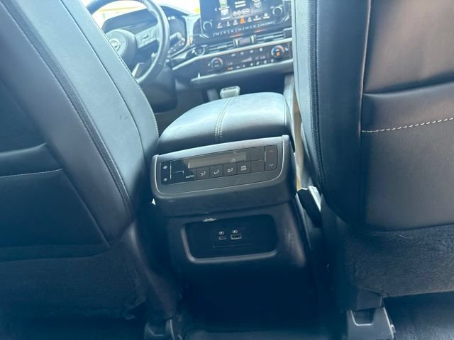 Used 2025 Nissan Pathfinder SL AWD/4WD image 37