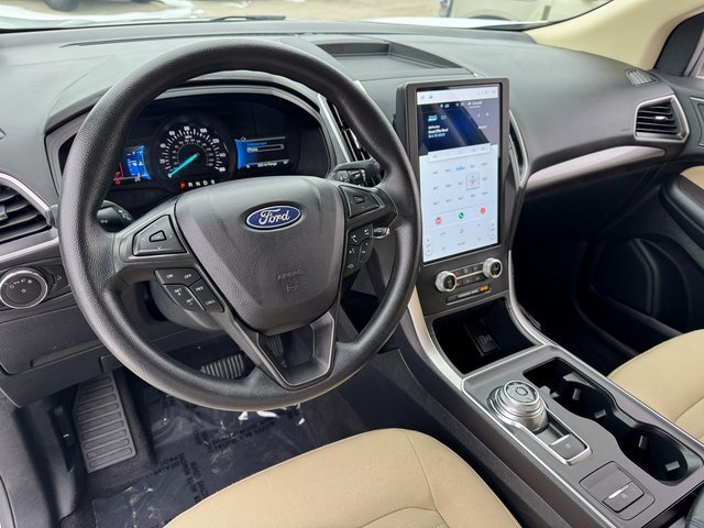 Certified 2024 Ford Edge SE image 10