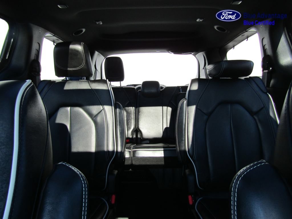Used 2025 Chrysler Pacifica Limited FWD image 22