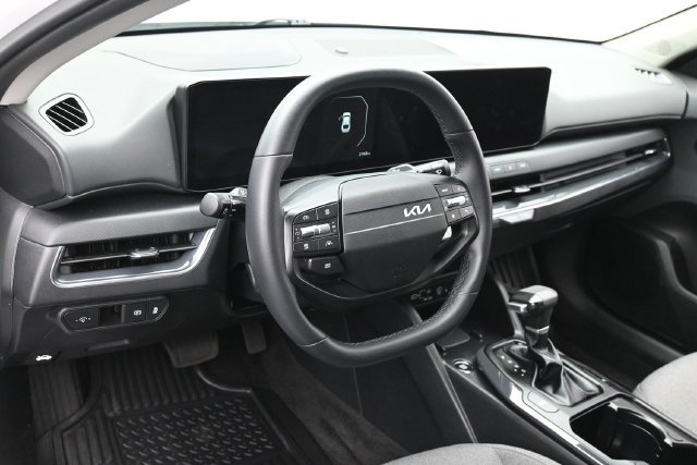 Used 2025 Kia K4 EX FWD image 15