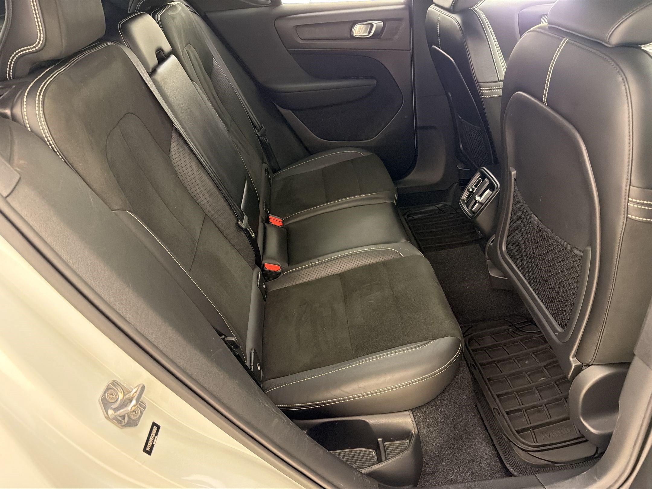 Used 2019 Volvo XC40 T5 R-Design AWD/4WD image 30