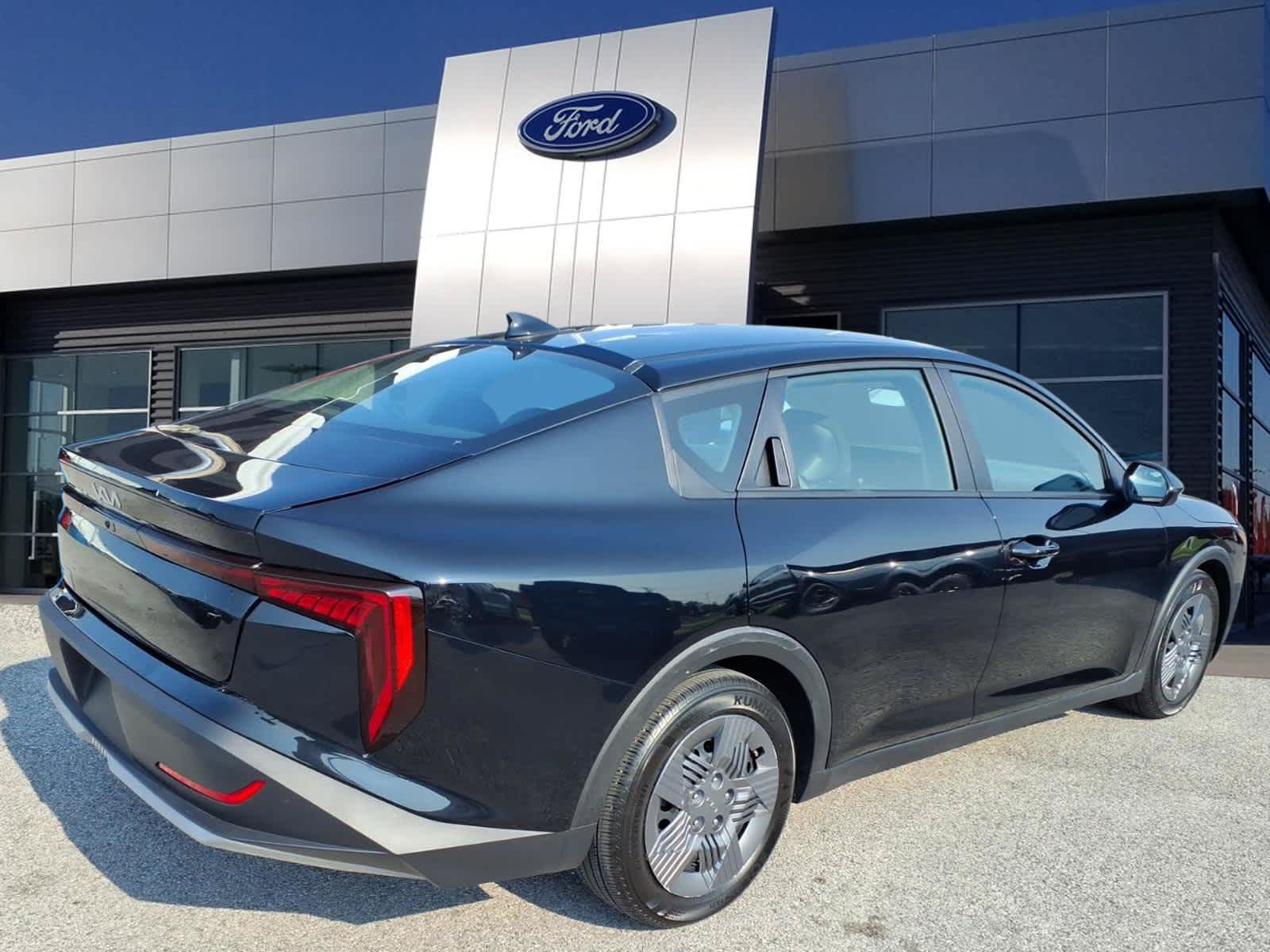 Used 2025 Kia K4 FWD image 2
