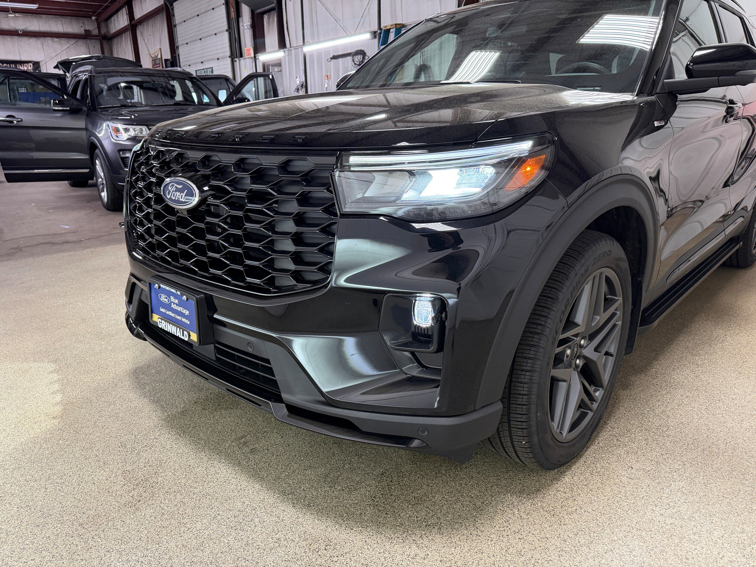 Certified 2025 Ford Explorer ST-Line w/ Premium Package AWD/4WD image 27