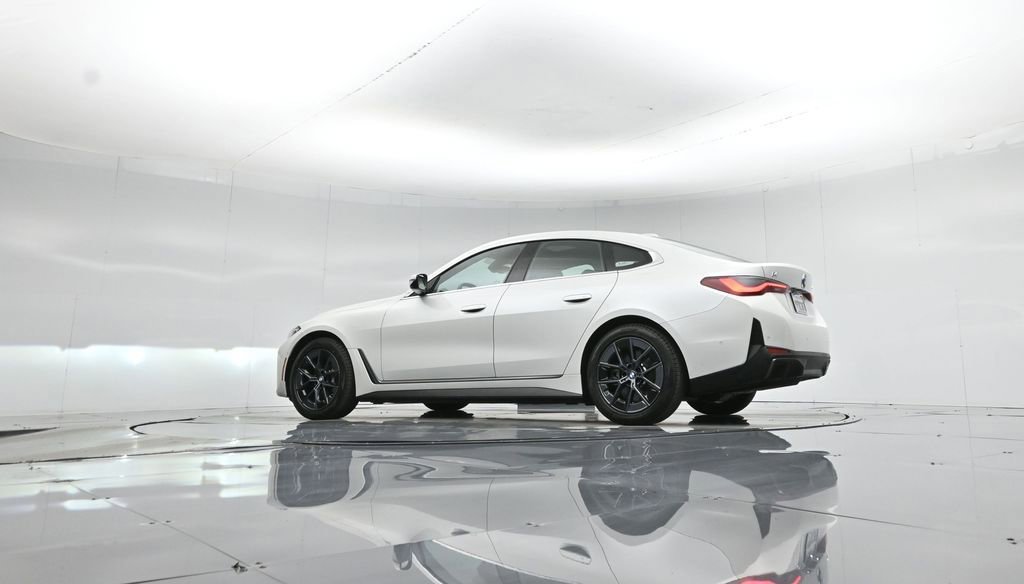 Used 2025 BMW i4 eDrive40 image 24