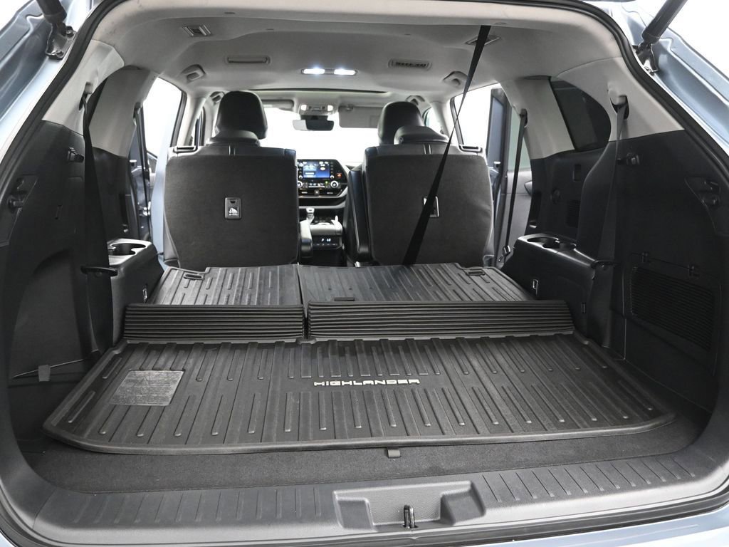 Used 2021 Toyota Highlander XLE image 51