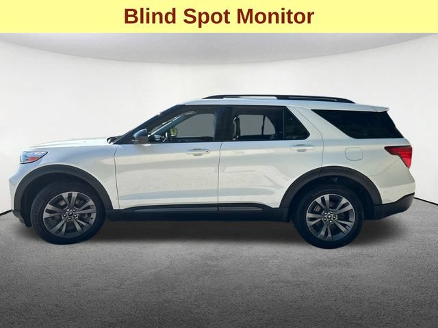 Certified 2023 Ford Explorer XLT w/ Equipment Group 202A AWD/4WD image 7