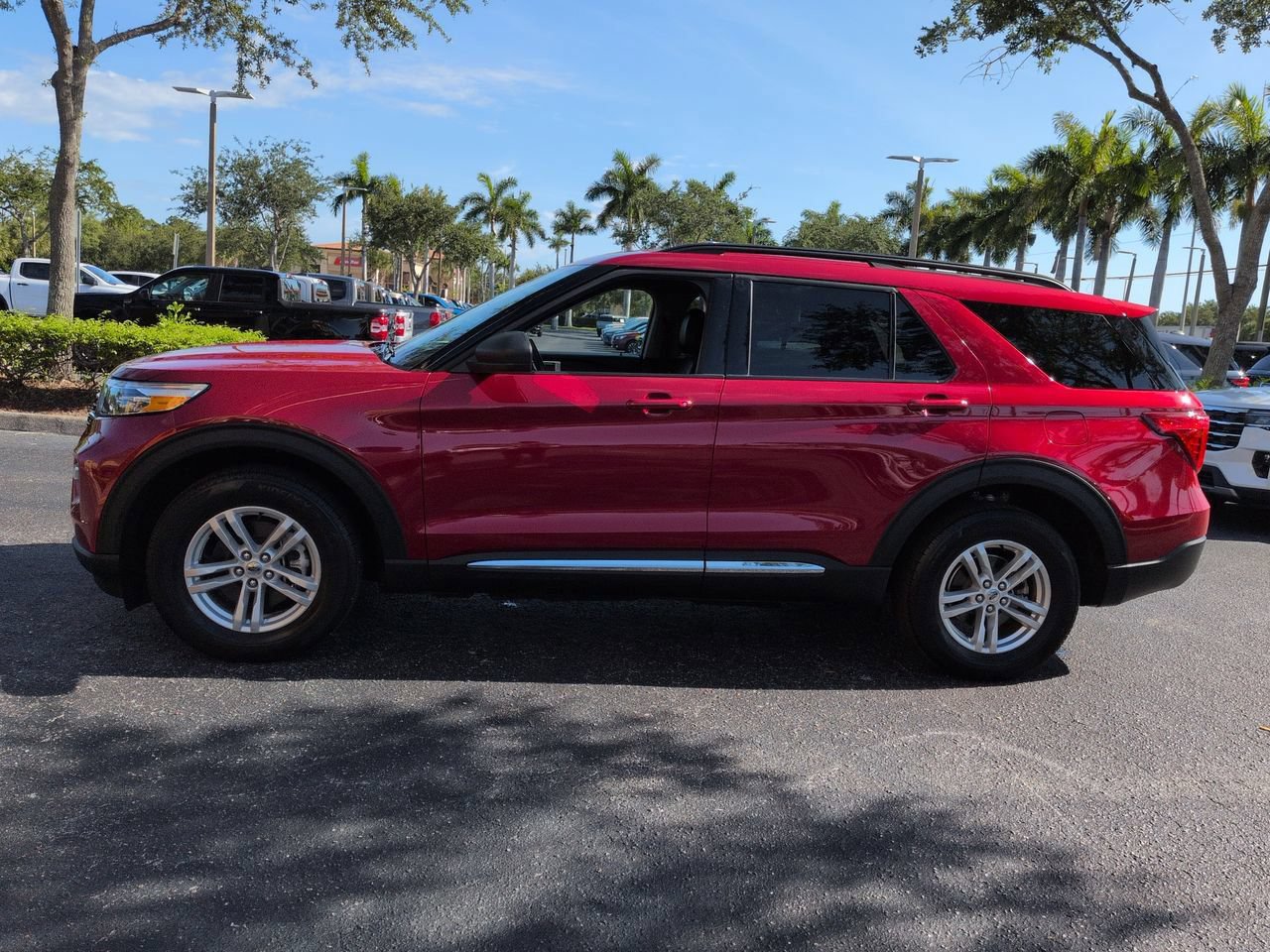 Certified 2023 Ford Explorer XLT w/ Equipment Group 202A AWD/4WD image 7