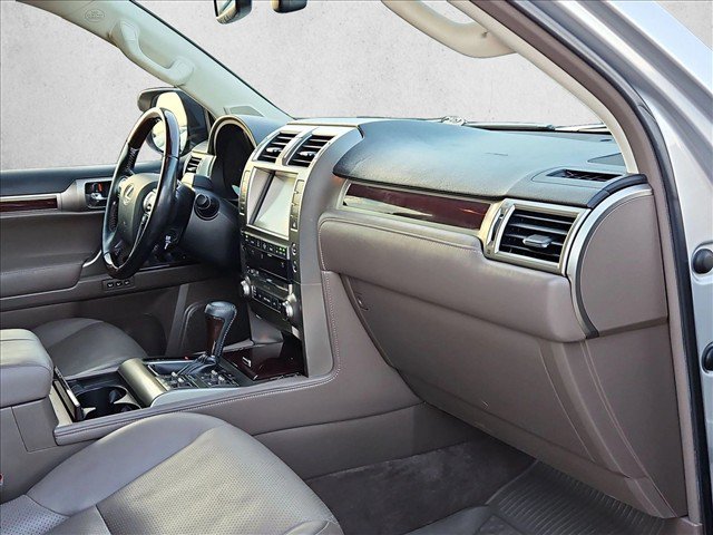 Used 2019 Lexus GX 460 Luxury AWD/4WD image 17