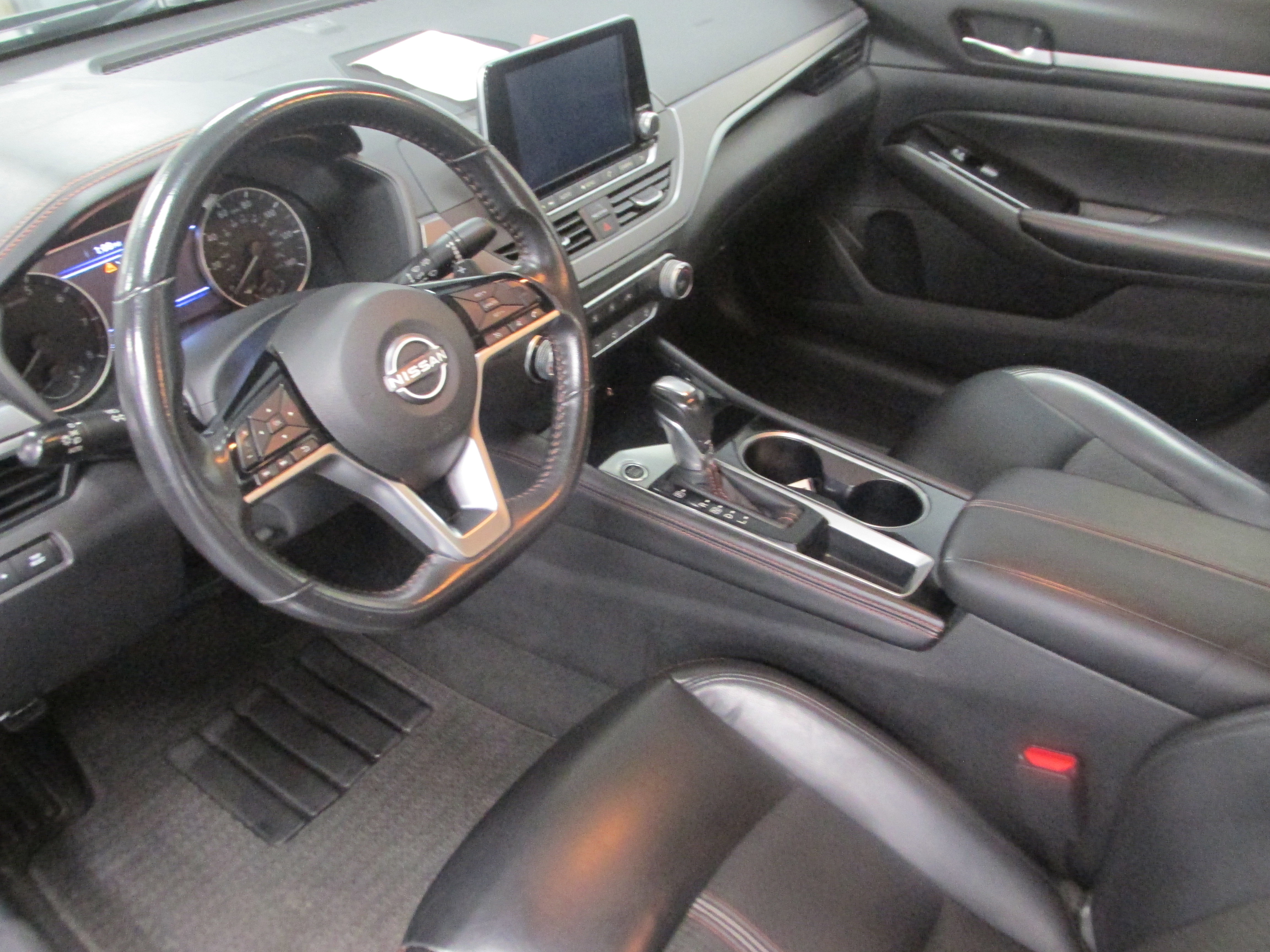Used 2024 Nissan Altima 2.5 SR FWD image 23