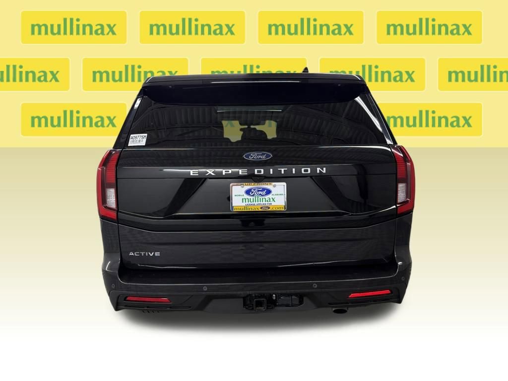 Certified 2025 Ford Expedition Active image 4