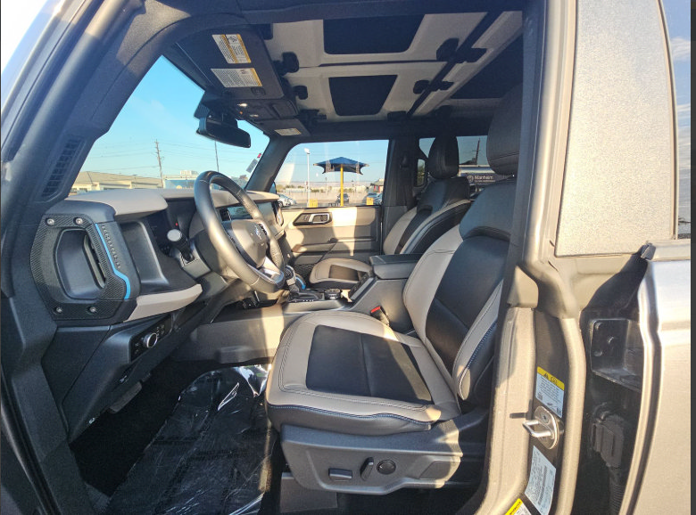 Certified 2024 Ford Bronco Wildtrak AWD/4WD image 3