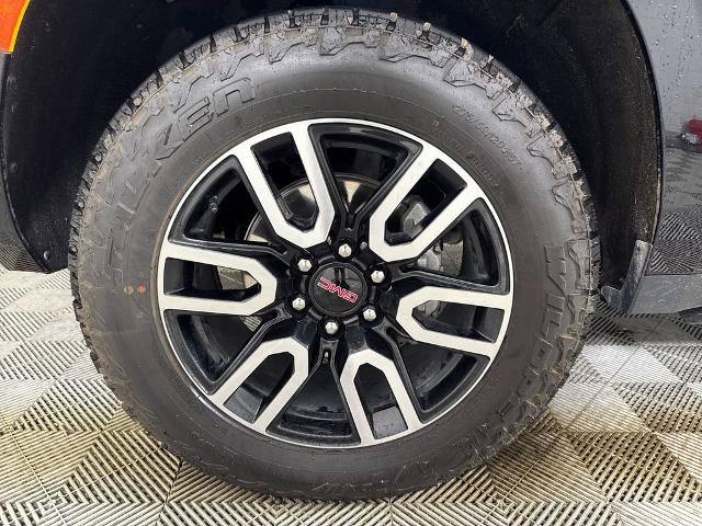 Used 2024 GMC Yukon XL AT4 w/ Technology Package AWD/4WD image 11