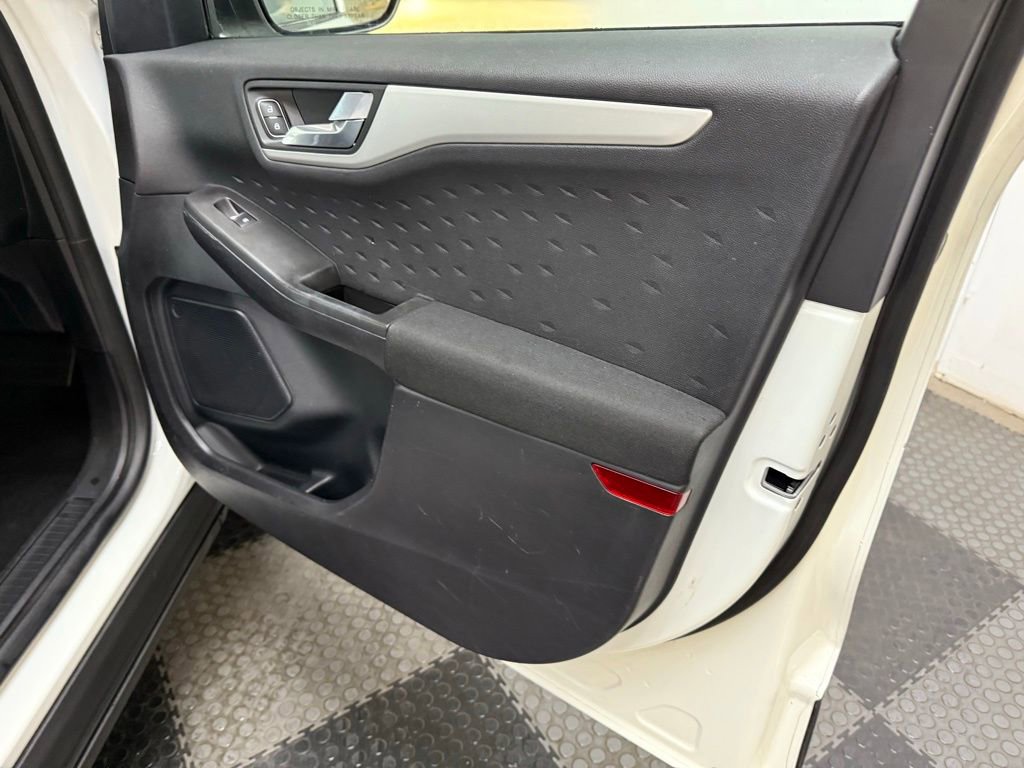 Certified 2020 Ford Escape SE image 49