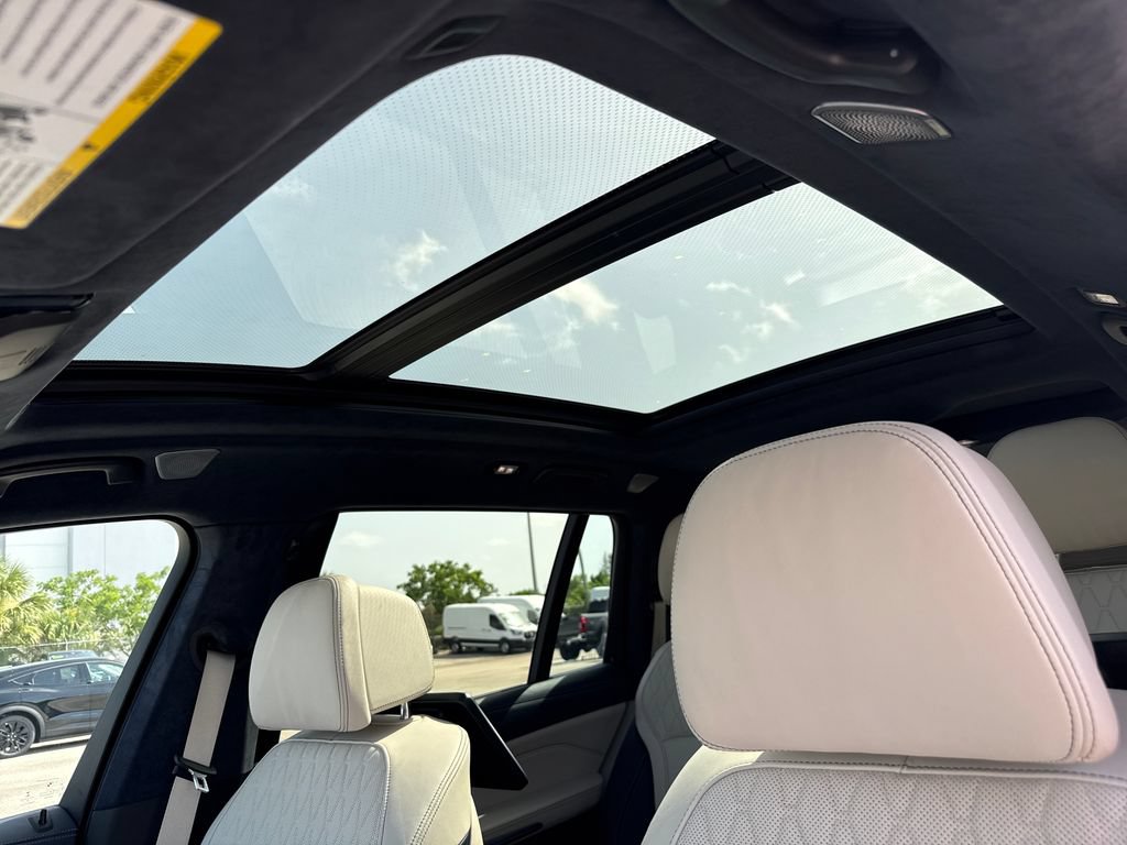 Used 2020 BMW X7 M50i AWD/4WD image 8