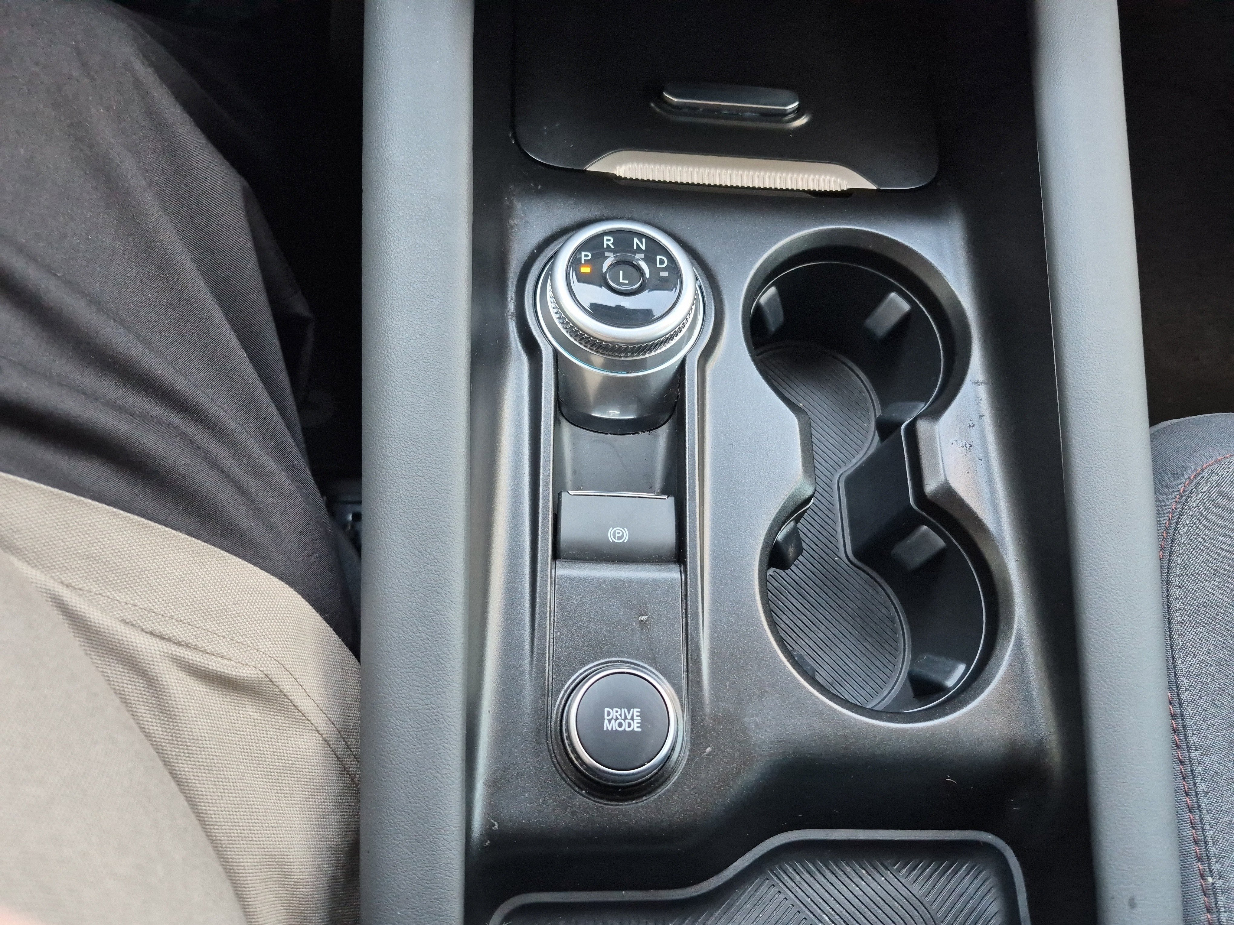 Certified 2025 Ford Explorer Active image 30