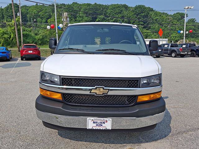 Used 2025 Chevrolet Express 2500 w/ Driver Convenience Package RWD image 26