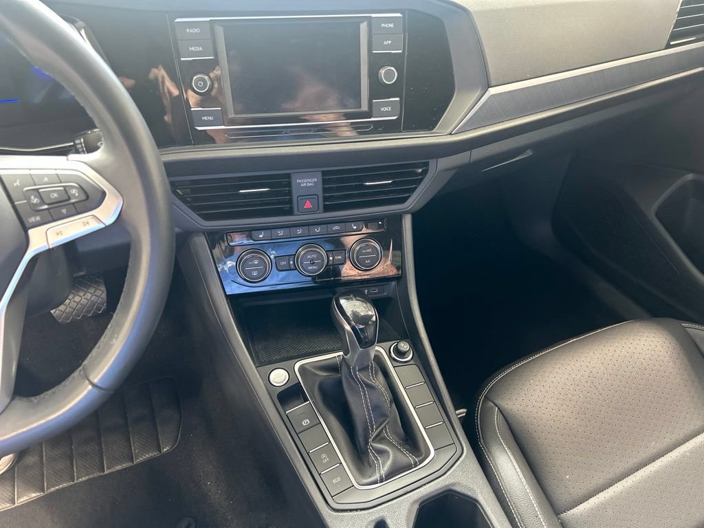 Used 2024 Volkswagen Jetta SE FWD image 5