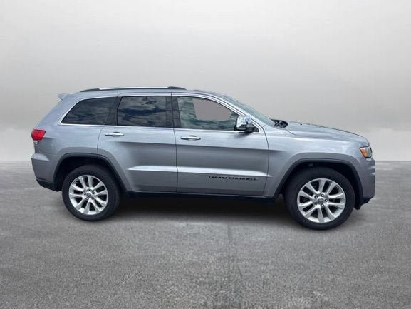 Used 2017 Jeep Grand Cherokee Limited w/ Trailer Tow Group IV AWD/4WD image 6