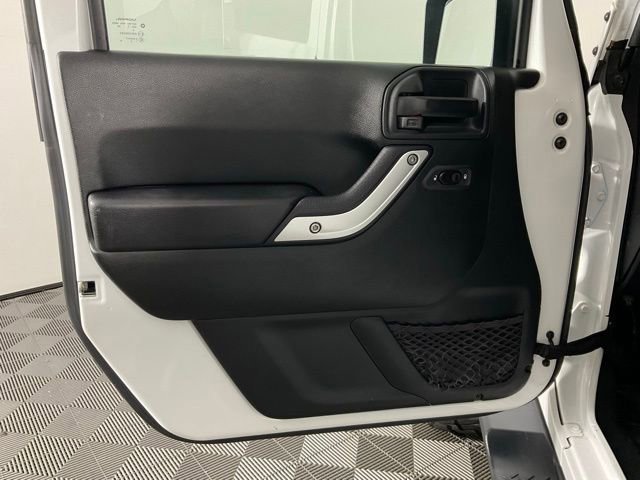 Used 2018 Jeep Wrangler Unlimited Sahara w/ Connectivity Group image 12