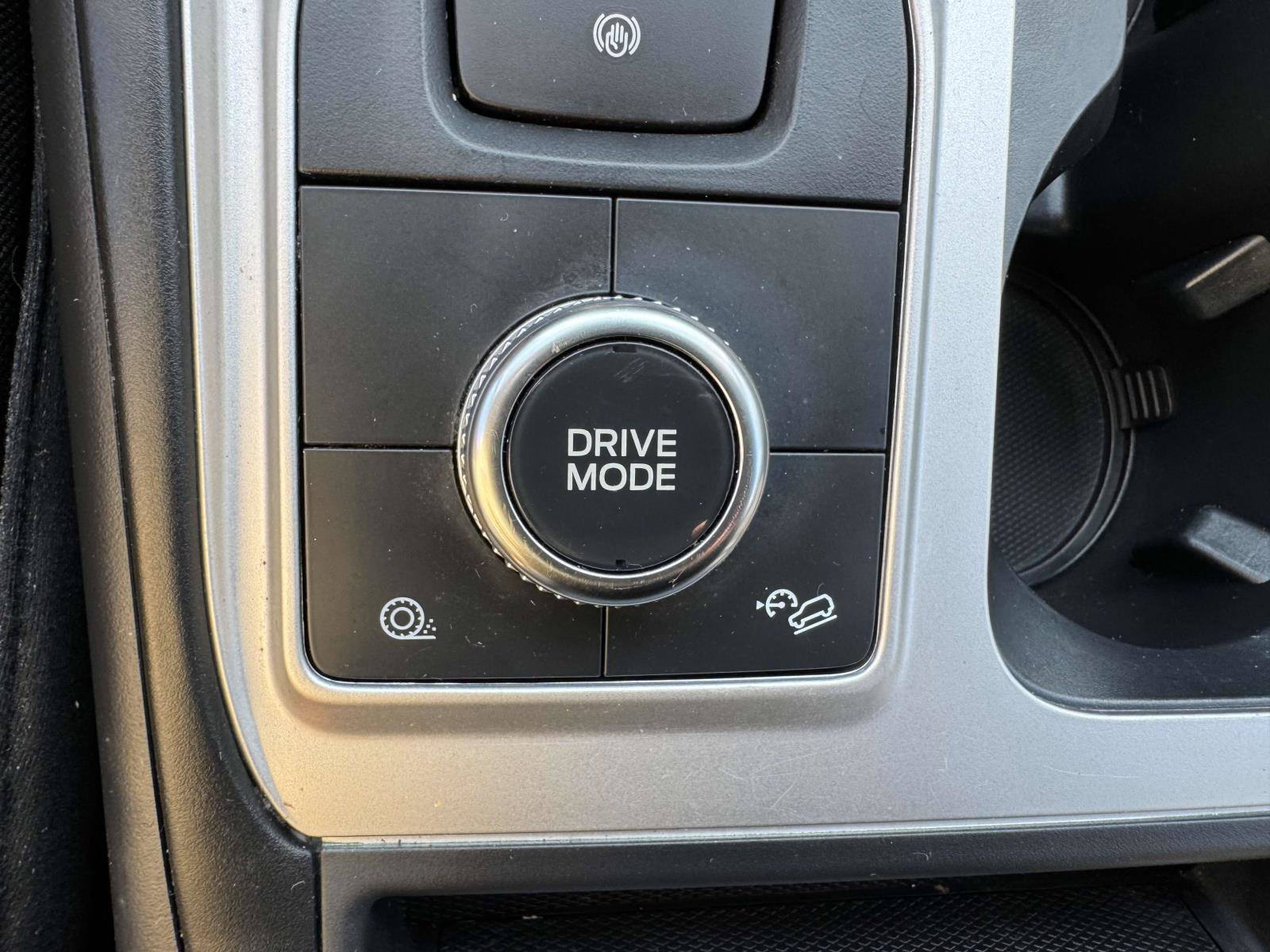 Certified 2022 Ford Explorer XLT w/ Class IV Trailer Tow Package image 26