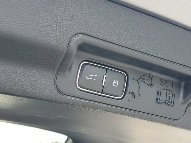 Certified 2024 Ford Explorer XLT w/ Equipment Group 202A AWD/4WD image 9