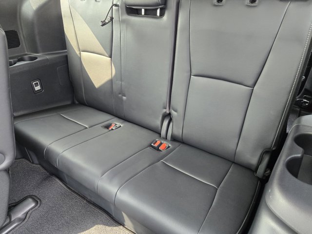Used 2024 Toyota Highlander XLE image 29