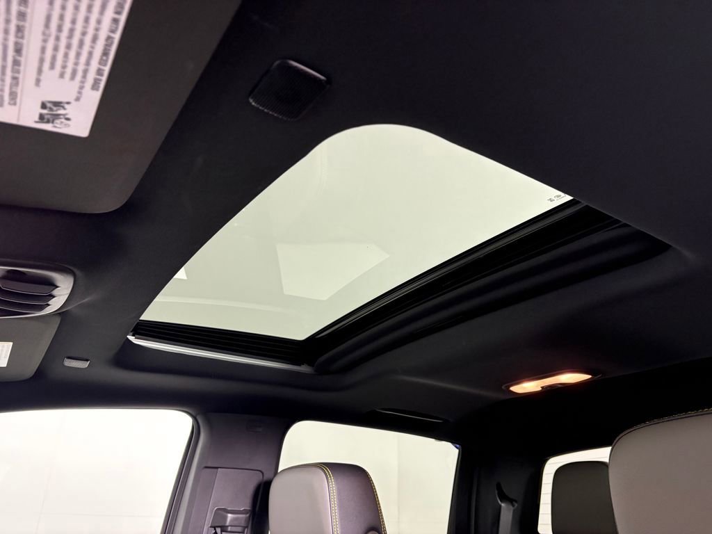 Used 2026 Chevrolet Colorado ZR2 w/ Technology Package image 25