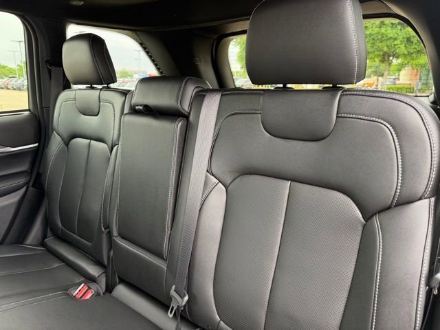 Used 2024 Jeep Grand Cherokee Limited w/ Luxury Tech Group II image 20